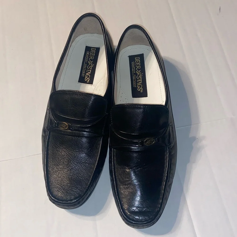 Black leather loafers by Deer Stags comfort footwear size 10M